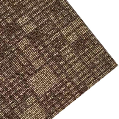 le tapis commercial épais de 5mm couvre de tuiles le support en nylon de bitume de PVC de fibre de polypropylène